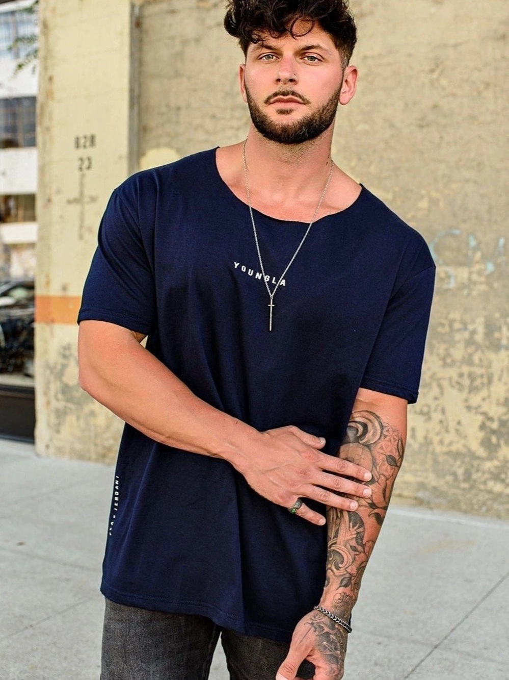 *Bundle of 5* YoungLA Wide Neck Raw Hem T-Shirts Size Large